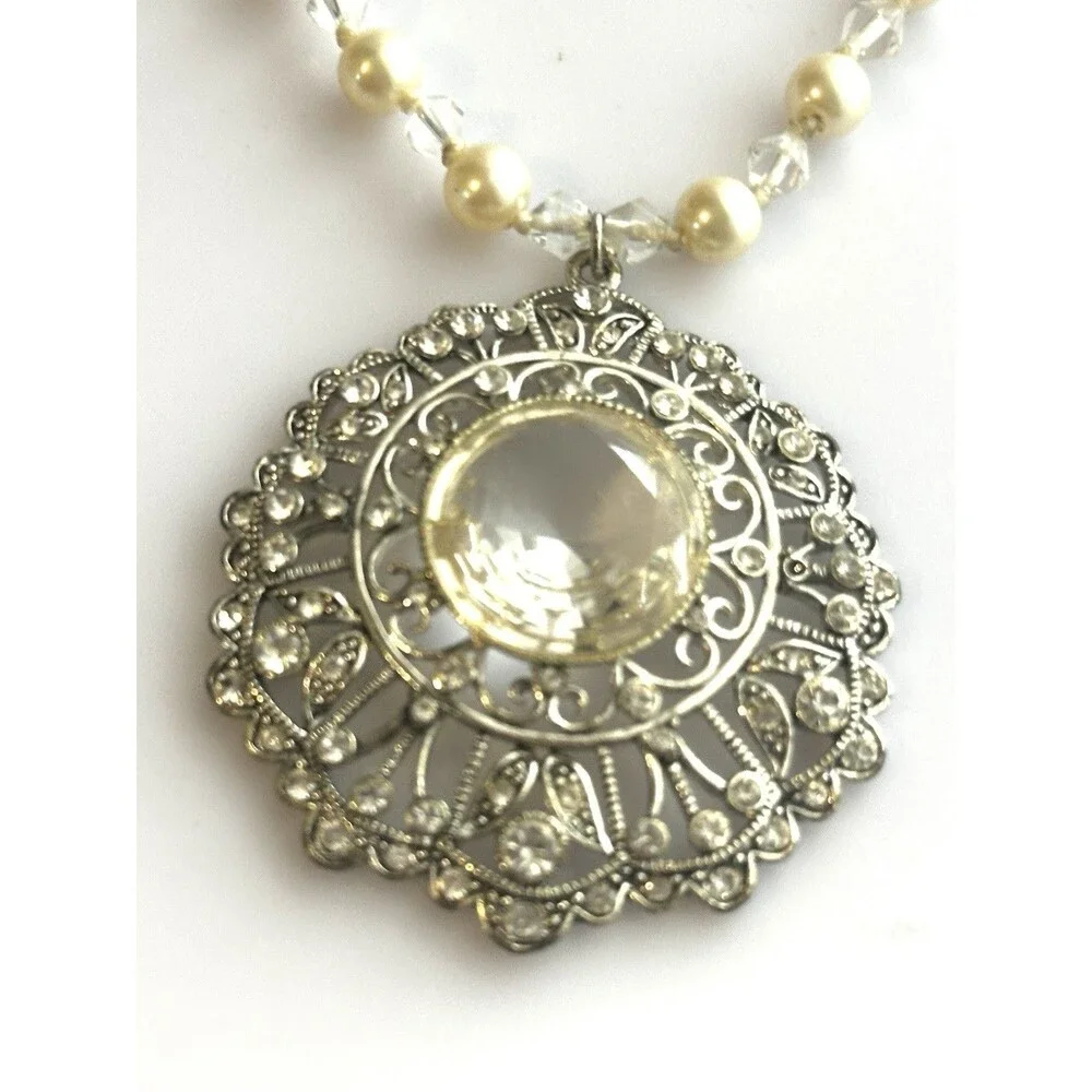 Vintage Style Filigree Rhinestone Pendant Necklace Faux Pearl Crystal Beaded 16”